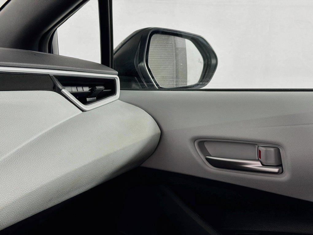 Used 2026 Toyota Corolla SE FWD image 37