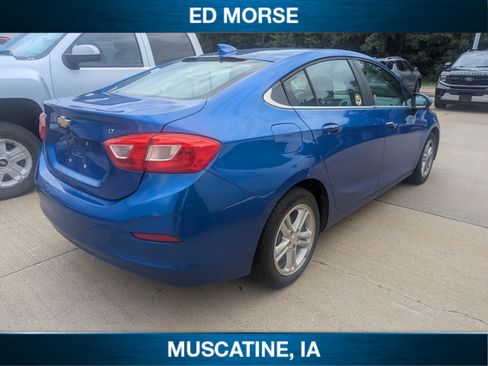 Used 2017 Chevrolet Cruze LT w/ Convenience Package FWD image 3