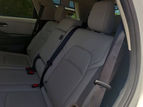 Certified 2023 Nissan Pathfinder SL FWD image 11