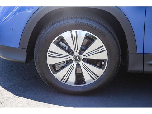 Used 2024 Mercedes-Benz EQB 300 4MATIC image 9