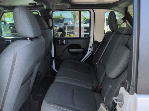 Used 2024 Jeep Wrangler Unlimited w/ Convenience Group AWD/4WD image 12