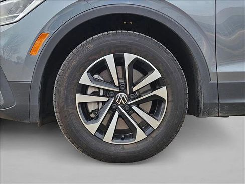 Used 2024 Volkswagen Tiguan S image 25