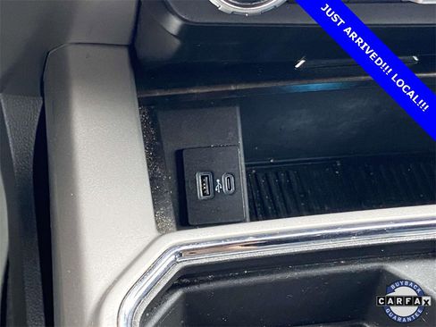 Used 2022 Ford F250 Lariat w/ Chrome Package image 27