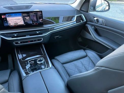 Used 2023 BMW X7 xDrive40i w/ Executive Package image 12