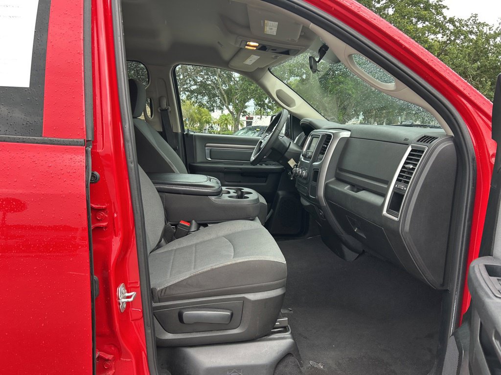 Used 2024 RAM 1500 Classic SLT AWD/4WD image 32