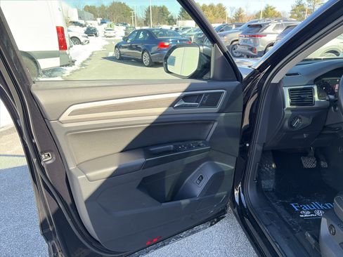 Certified 2021 Volkswagen Atlas SEL image 9