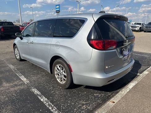 Used 2023 Chrysler Voyager LX image 6