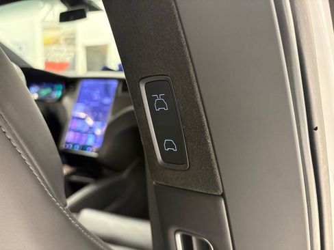 Used 2021 Tesla Model X Performance image 25