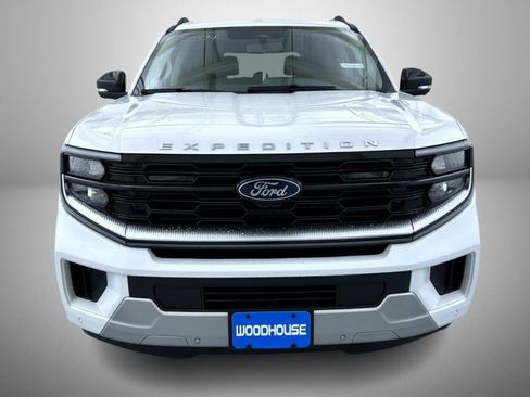 New 2026 Ford Expedition Platinum w/ Driver's Package image 2