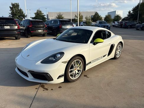 Used 2018 Porsche 718 Cayman RWD image 1