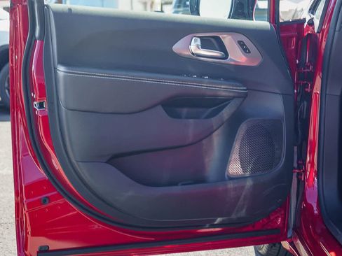 New 2026 Chrysler Pacifica Select image 22