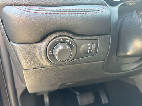 Used 2024 Dodge Durango GT AWD/4WD image 33