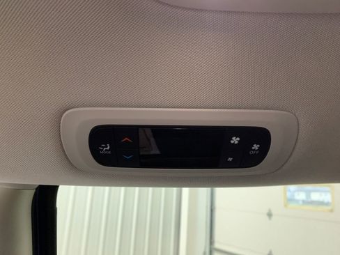 Used 2021 Chrysler Voyager LX image 17