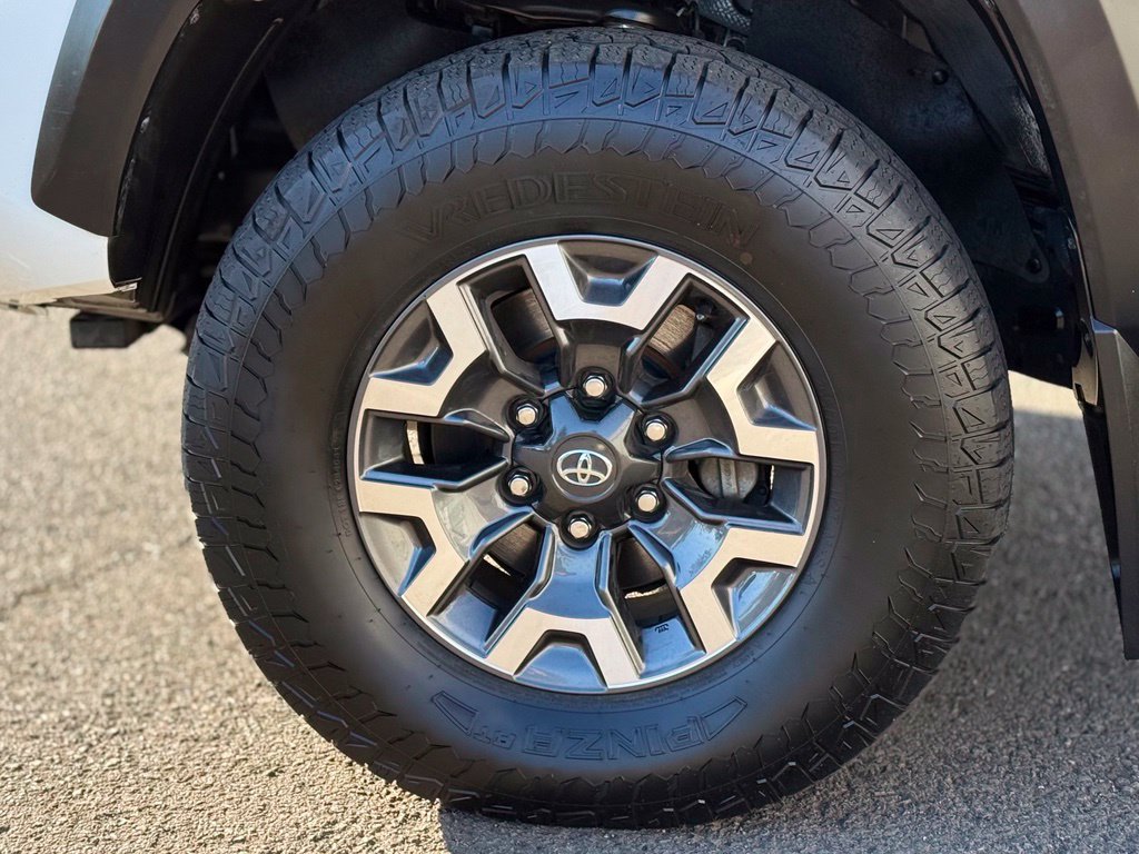 Used 2023 Toyota Tacoma TRD Off-Road AWD/4WD image 9