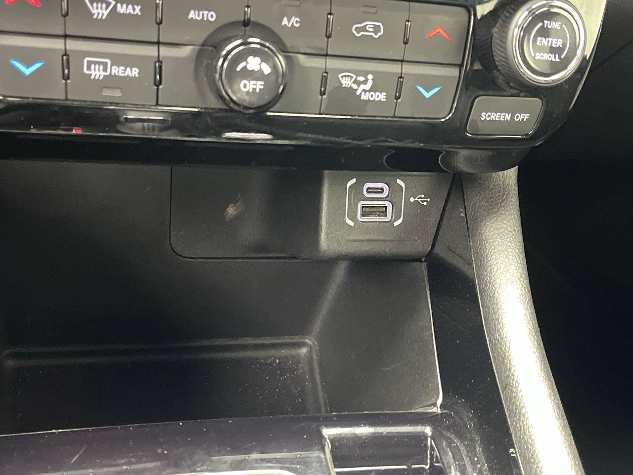 Used 2025 Jeep Compass Limited AWD/4WD image 26