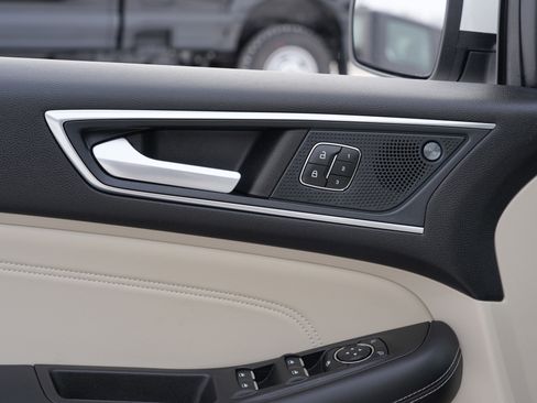 Used 2021 Ford Edge Titanium w/ Class II Trailer Tow Package image 21