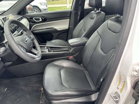Used 2023 Jeep Compass Limited w/ Sun and Sound Group AWD/4WD image 19