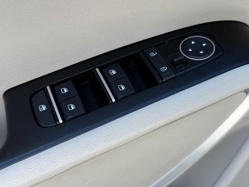 Used 2020 Kia Soul LX FWD image 12