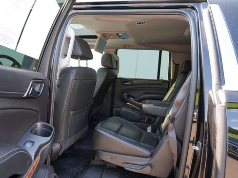 Used 2018 Chevrolet Suburban Premier AWD/4WD image 18