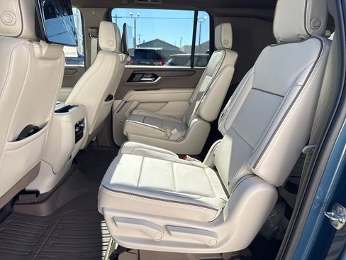 New 2026 GMC Yukon XL Denali image 28
