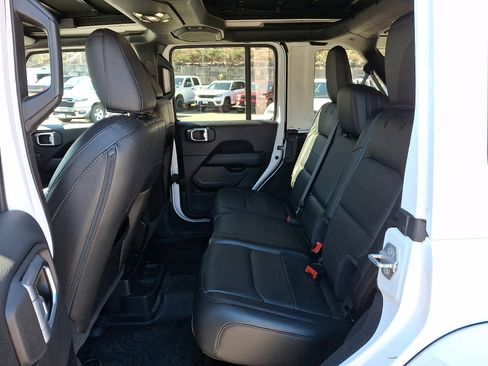 Certified 2021 Jeep Wrangler Unlimited Sahara AWD/4WD image 11