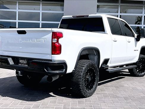 Used 2020 Chevrolet Silverado 2500 LT w/ Z71 Off-Road Package image 12