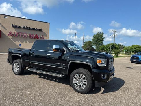 Used 2017 GMC Sierra 3500 Denali w/ Duramax Plus Package AWD/4WD image 7