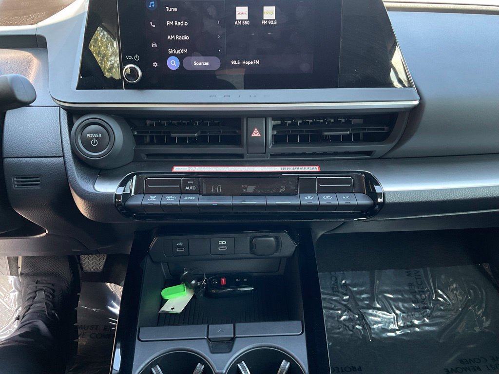 Used 2025 Toyota Prius LE FWD image 19