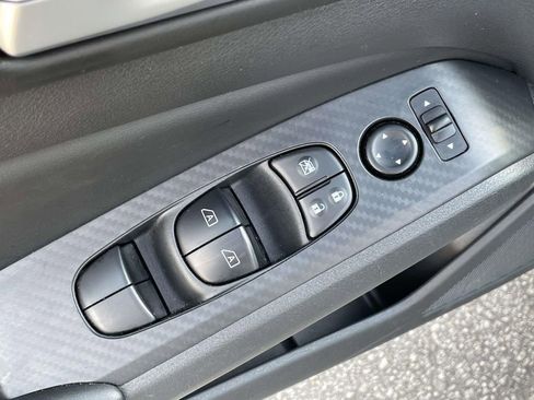 Used 2025 Nissan Altima 2.5 SV image 16