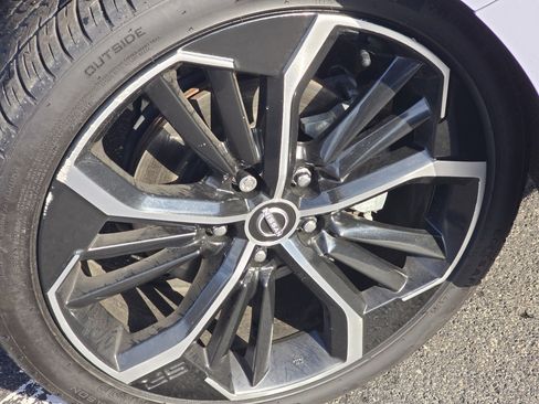 Used 2023 Nissan Altima 2.5 SR w/ SR Premium Package image 19