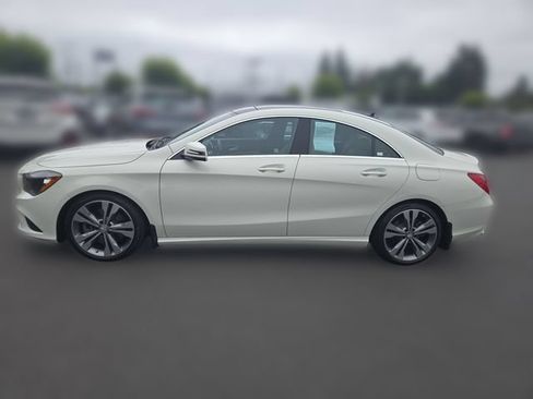 Used 2015 Mercedes-Benz CLA 250 4MATIC image 4