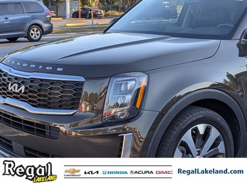 Used 2022 Kia Telluride EX w/ EX Premium Package image 6