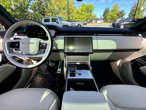 New 2026 Land Rover Range Rover Long Wheelbase SE AWD/4WD image 7