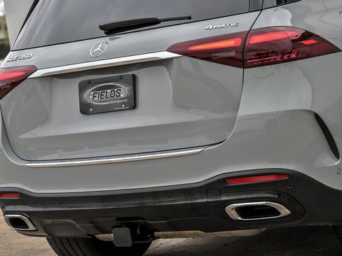 Used 2024 Mercedes-Benz GLE 350 4MATIC w/ AMG Line Exterior image 16