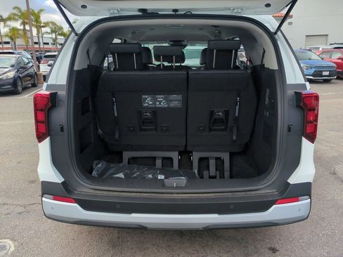 New 2026 Kia Carnival FWD image 25