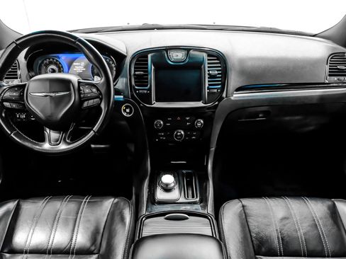 Used 2018 Chrysler 300 S AWD/4WD image 12