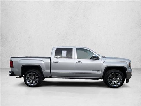 Used 2017 GMC Sierra 1500 SLT image 4