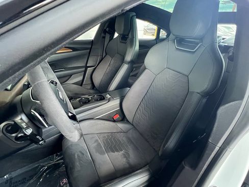 Used 2023 Audi e-tron GT Prestige w/ Prestige Package image 14