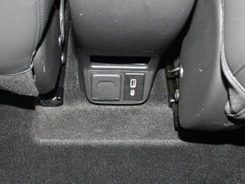 Used 2023 Chevrolet TrailBlazer RS w/ Sun and Liftgate Package image 30