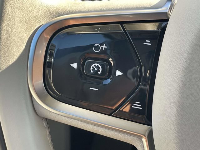 Certified 2024 Volvo XC60 B5 Plus AWD/4WD image 22