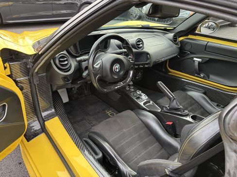 Used 2016 Alfa Romeo 4C Spider RWD image 21