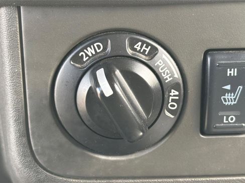 Used 2017 Nissan Frontier PRO-4X w/ Pro-4x Luxury Package AWD/4WD image 33