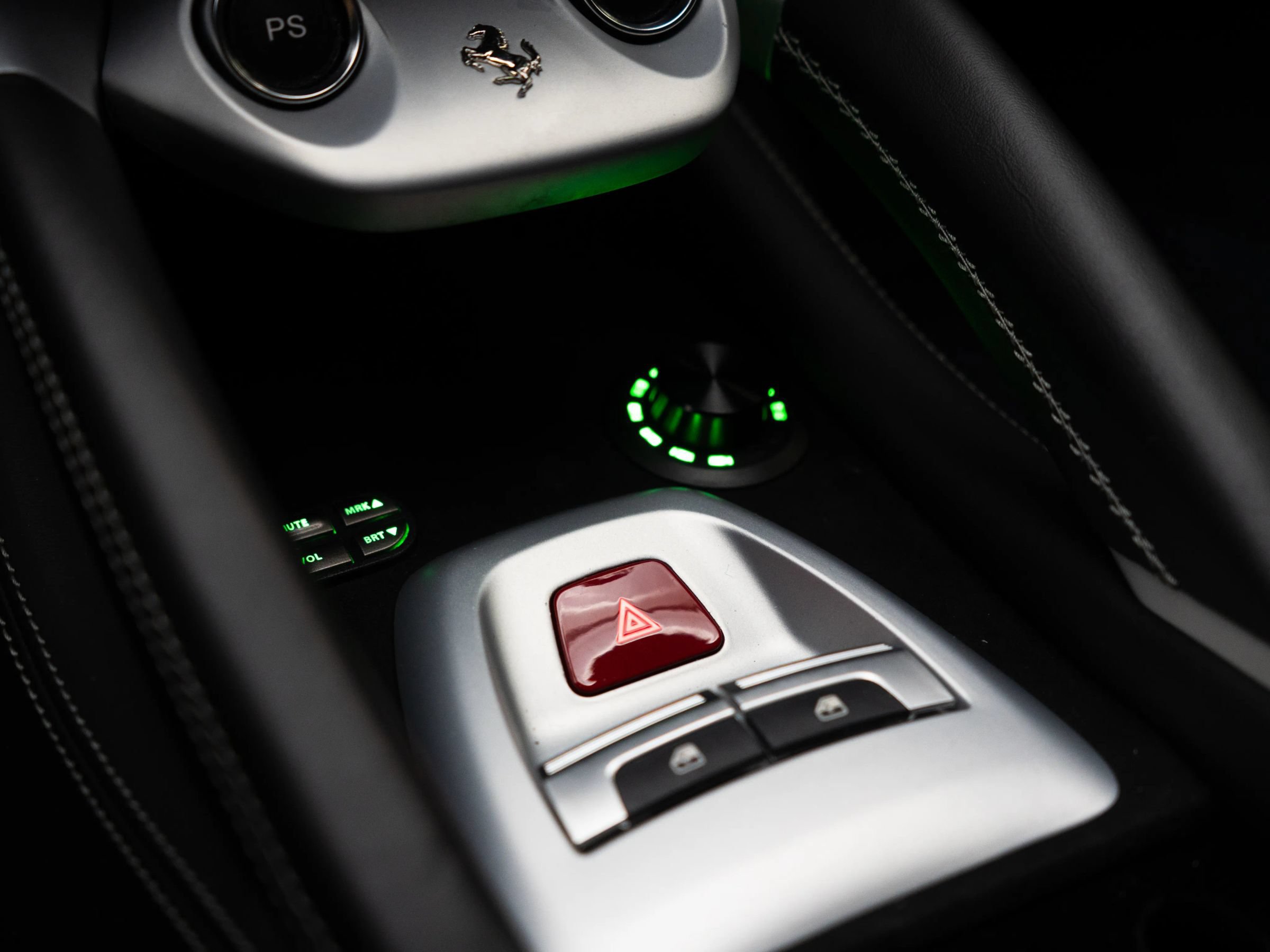 Used 2012 Ferrari FF AWD/4WD image 32