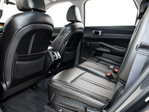 Used 2024 Kia Sorento S w/ Panoramic Sunroof Package FWD image 26