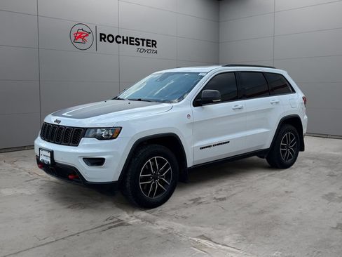 Used 2019 Jeep Grand Cherokee Trailhawk AWD/4WD image 7