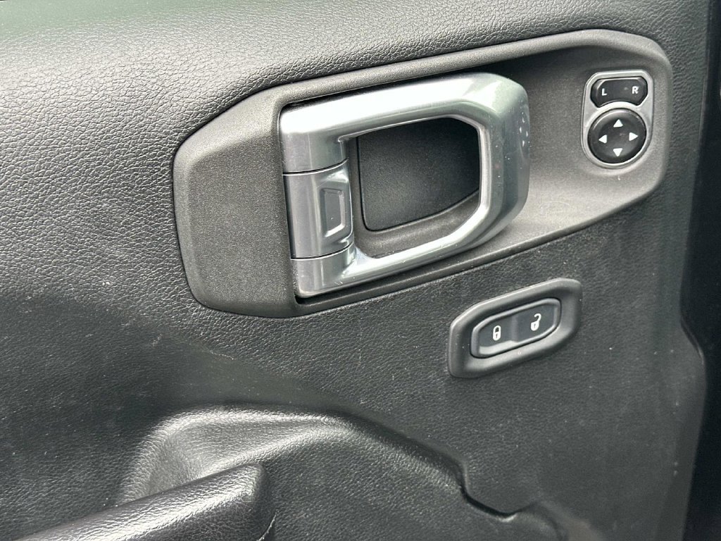 Used 2019 Jeep Wrangler Unlimited Sport AWD/4WD image 16
