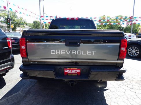 Used 2018 Chevrolet Silverado 1500 Custom w/ Custom Value Package AWD/4WD image 4