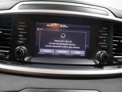 Used 2019 Kia Sorento AWD V6 image 25