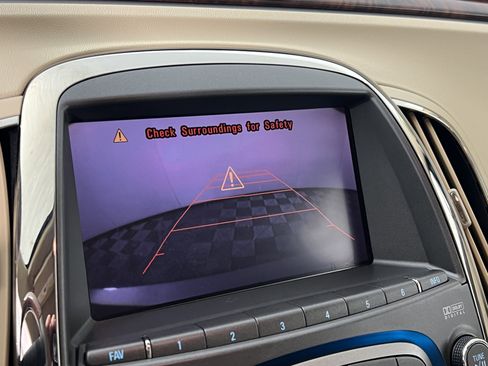 Used 2010 Buick LaCrosse CXS image 30