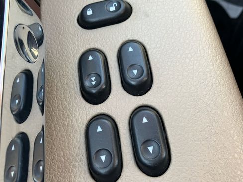 Used 2006 Ford F150 Lariat image 11